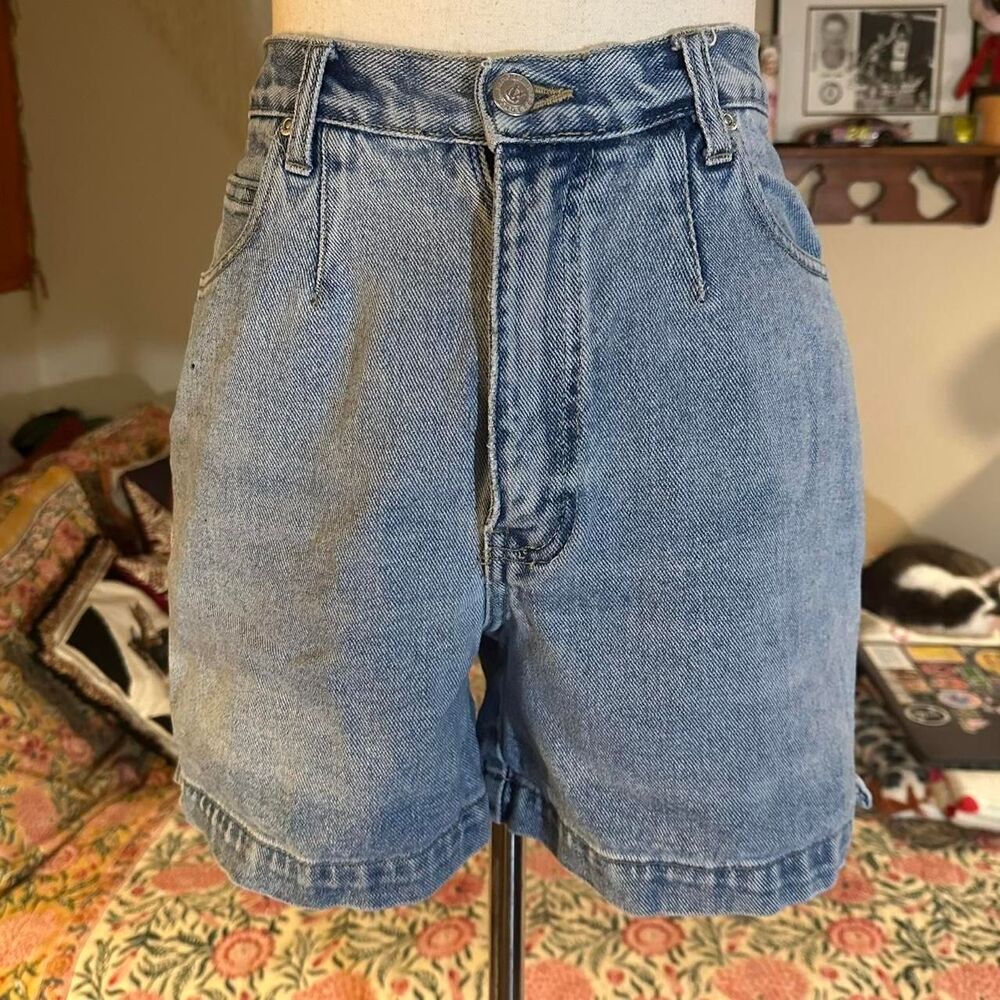 Gloria Vanderbilt 90s Light Wash Cotton Denim Shorts